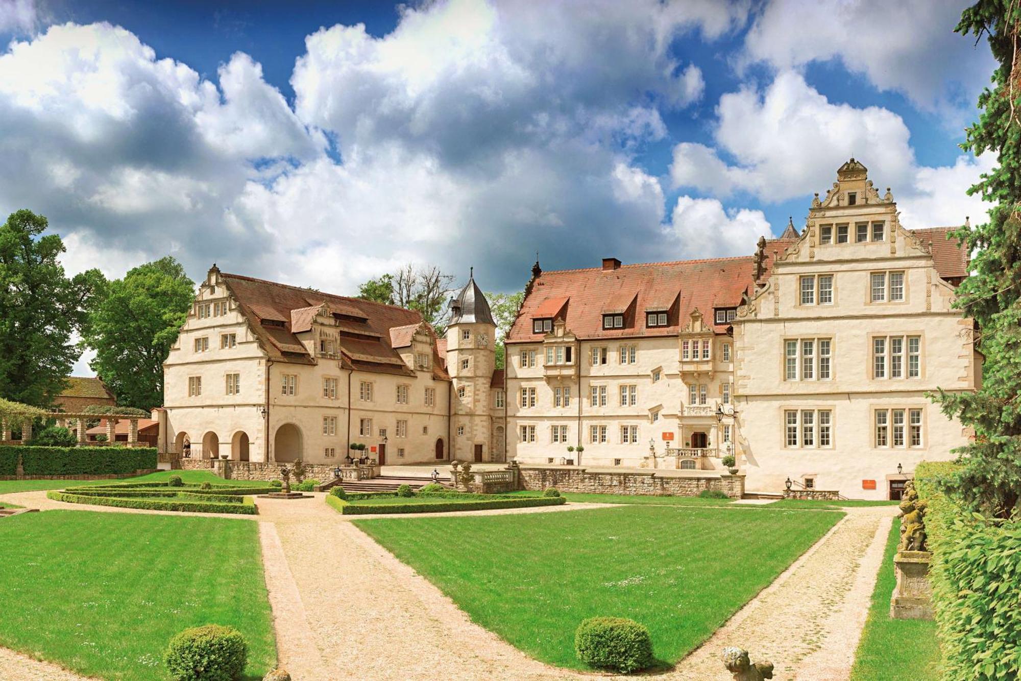 Schlosshotel Münchhausen Aerzen Exterior foto