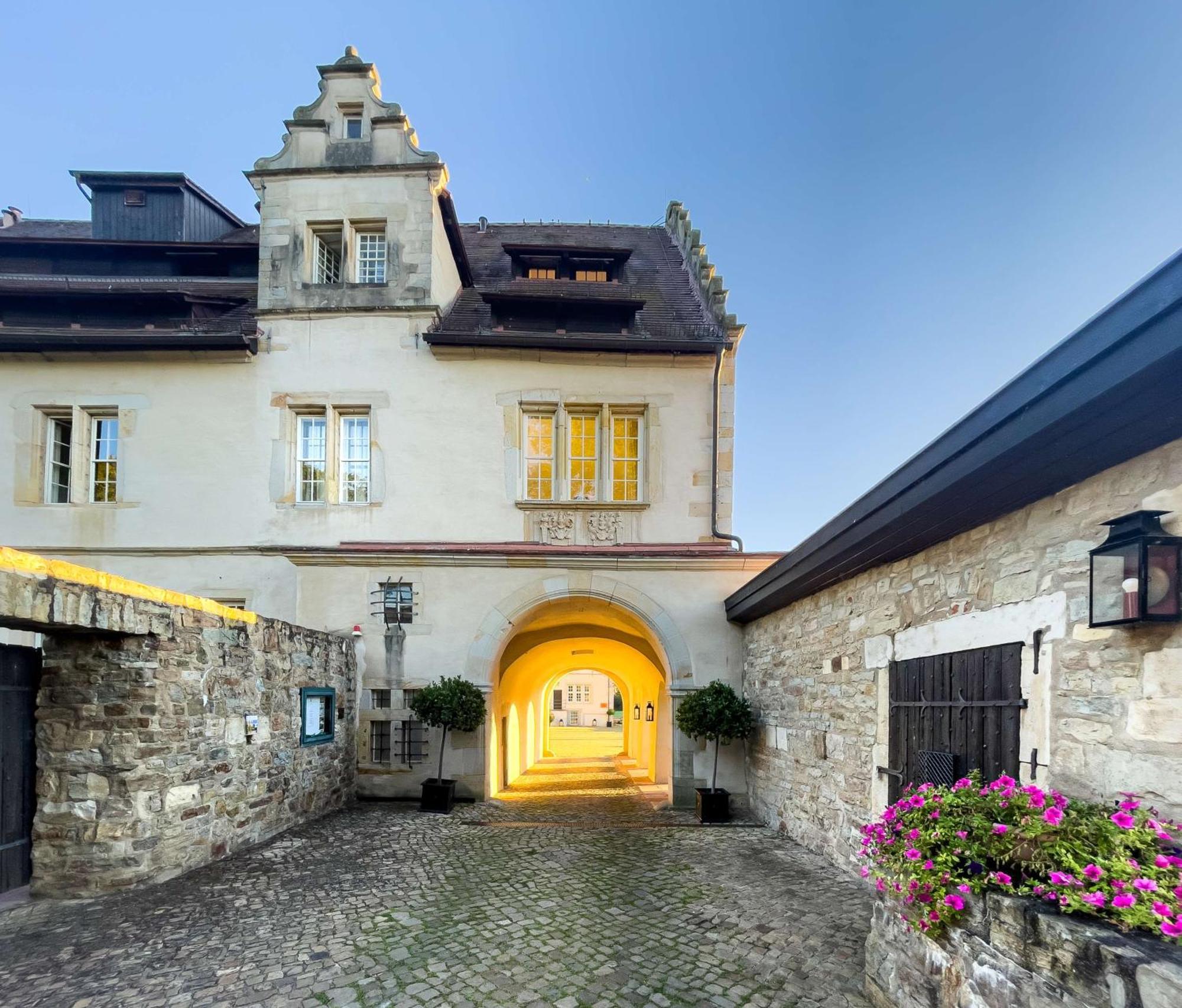Schlosshotel Münchhausen Aerzen Exterior foto